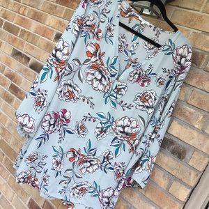 Maurices plus size 3x Beautiful Floral blouse EUC